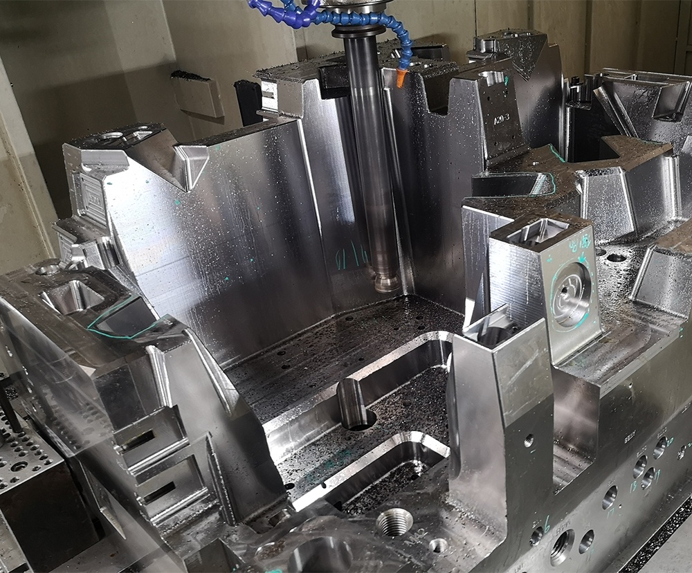 車燈模架深腔加工