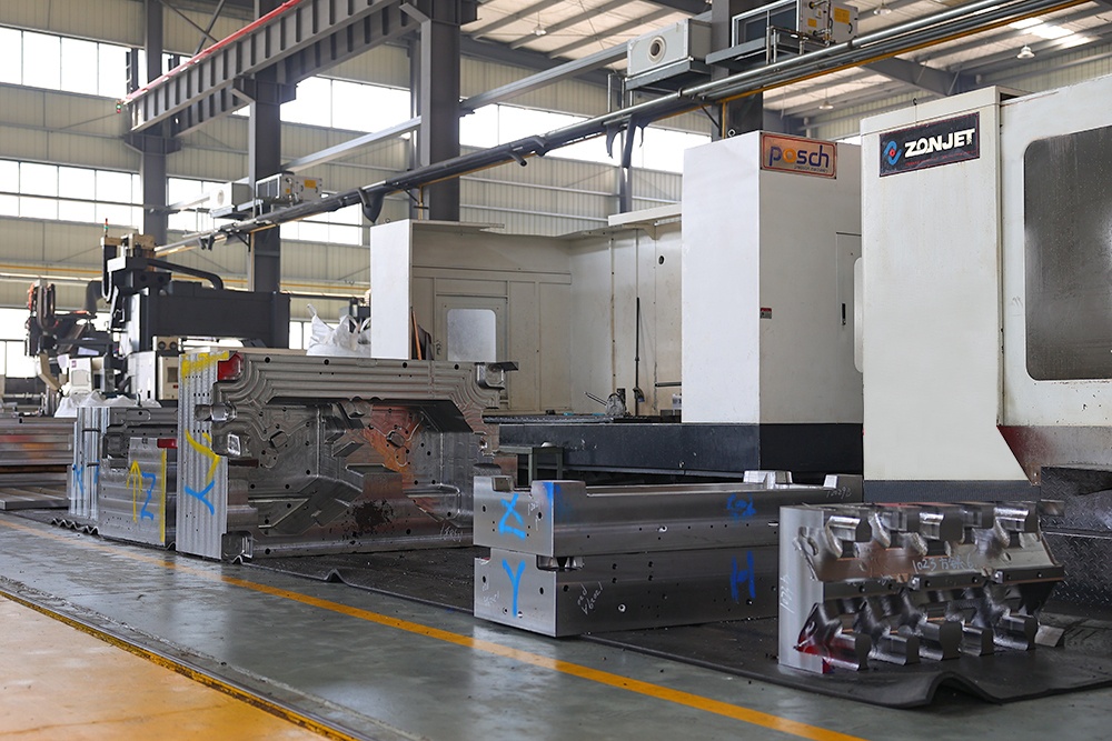 生產(chǎn)設(shè)備 (10)-